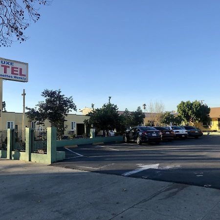 Deluxe Inn Pomona Bagian luar foto